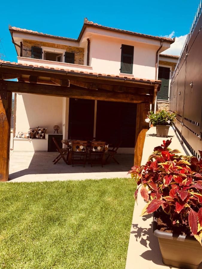 Cabane Bed And Breakfast Garlenda Buitenkant foto